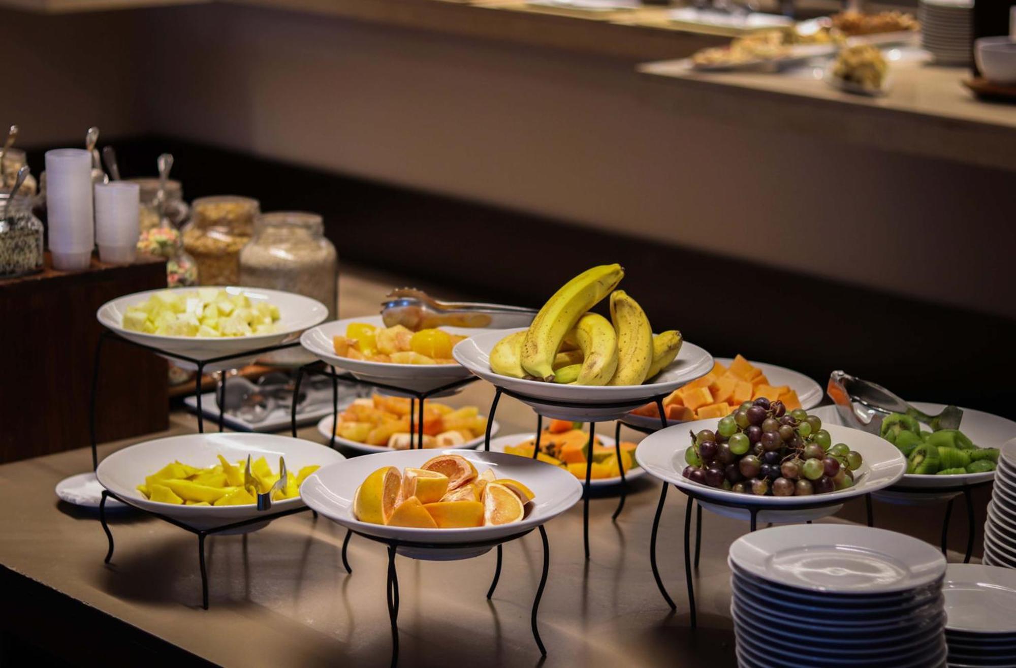 Wyndham Nordelta Tigre - Buenos Aires Otel Dış mekan fotoğraf Fruit salad