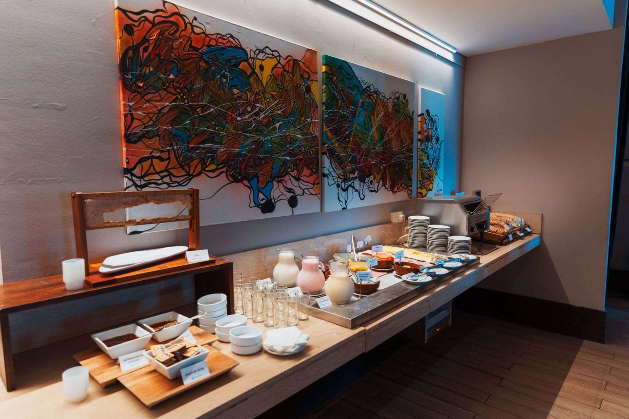 Wyndham Nordelta Tigre - Buenos Aires Otel Dış mekan fotoğraf The buffet at the lounge