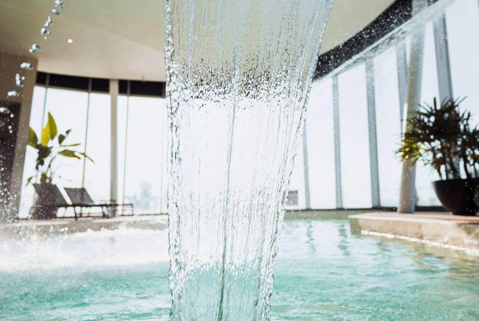 Wyndham Nordelta Tigre - Buenos Aires Otel Dış mekan fotoğraf Indoor waterfall